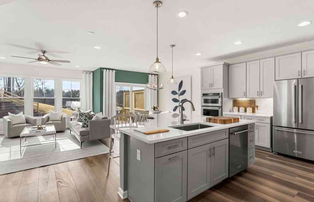 Condo For Sale - 18 Emerald Run #60<br/> Shrewsbury, MA 01545