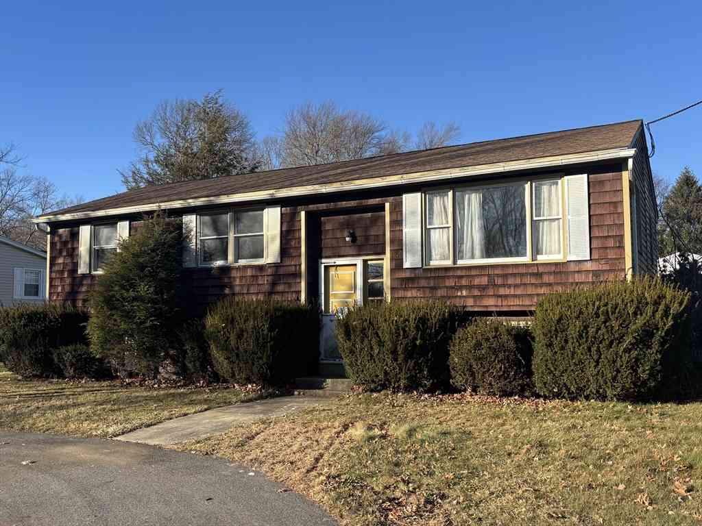 Homes For Sale - 30 Tennyson Dr<br/> Bristol County, Swansea, MA 02777