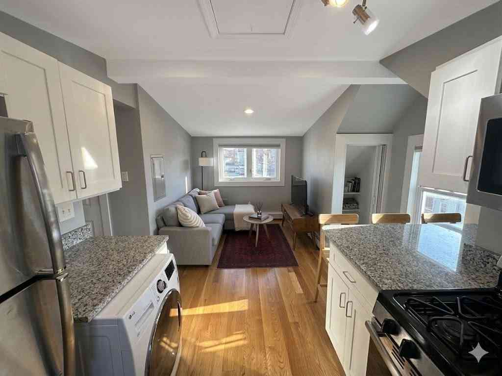 Apartment For Rent - 287 Beacon #2<br/> Somerville, MA 02143