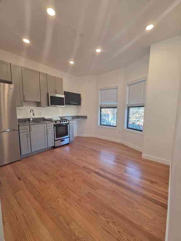 Apartment For Rent - 165 Hawthorne #303<br/> Chelsea, MA 02150
