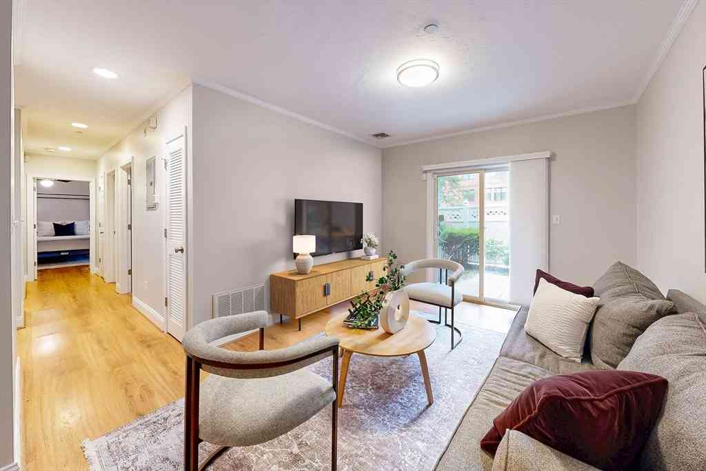 Condo For Rent - 111 W 8 #3<br/> Boston, MA 02127
