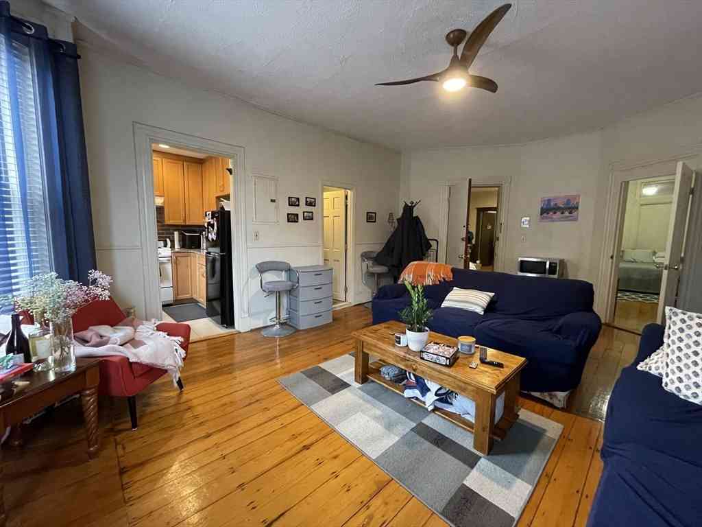 Condo For Rent - 914 Beacon St #2<br/> Boston, MA 02215