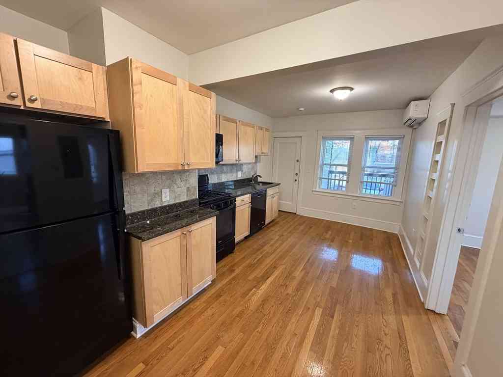 Apartment For Rent - 249 Hyde Park Ave #1R<br/> Boston, MA 02130