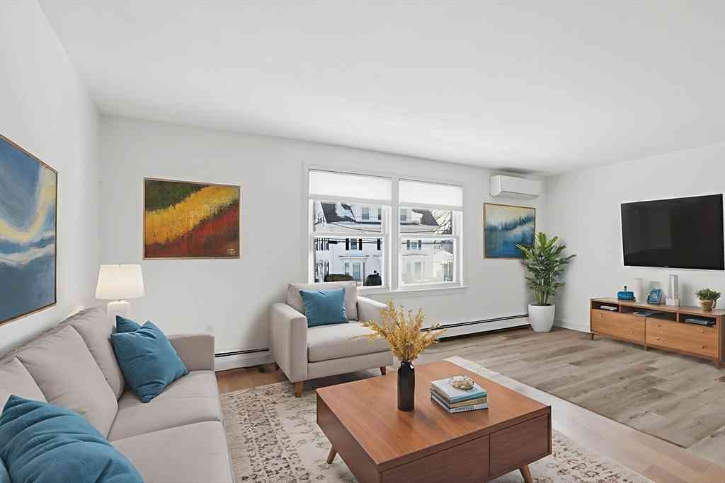 Apartment For Rent - 381 South Main St #2<br/> Haverhill, MA 01835