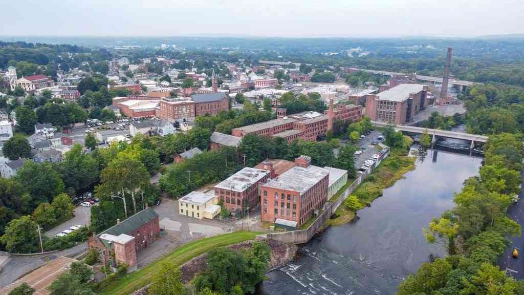 Multifamily For Rent - 35 Lower Grape St<br/> Chicopee, MA 01013