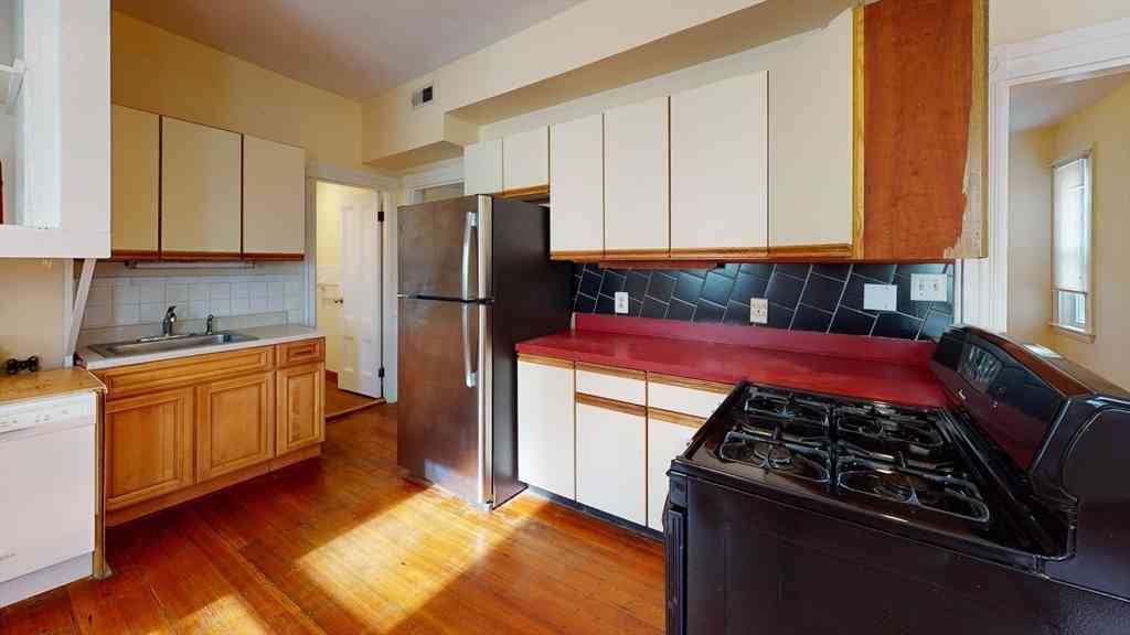 Apartment For Rent - 192 Hillside Street #3<br/> Boston, MA 02120