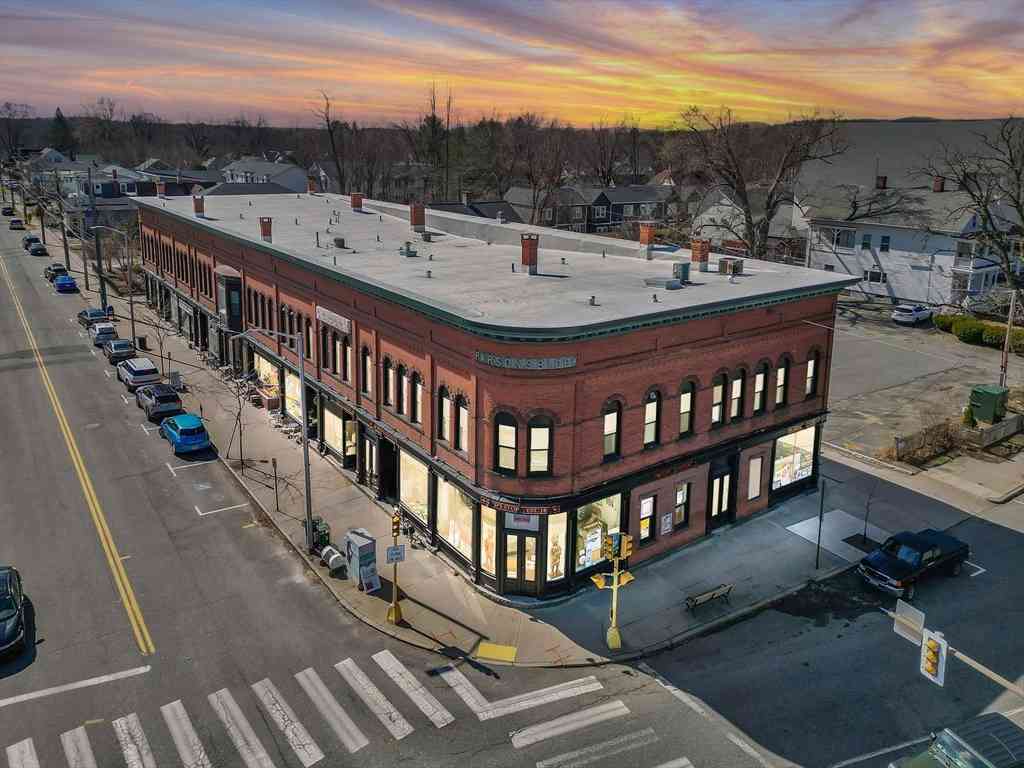 Multifamily For Rent - 76 Maple St<br/> Northampton, MA 01062