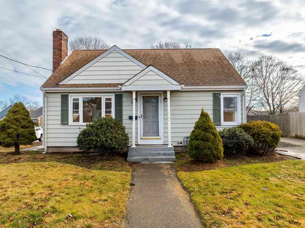 Homes For Rent - 804 County St #1<br/> Somerset, MA 02726