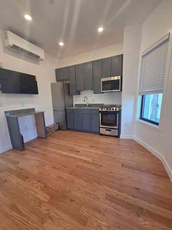 Apartment For Rent - 165 Hawthorne Street #202<br/> Chelsea, MA 02150