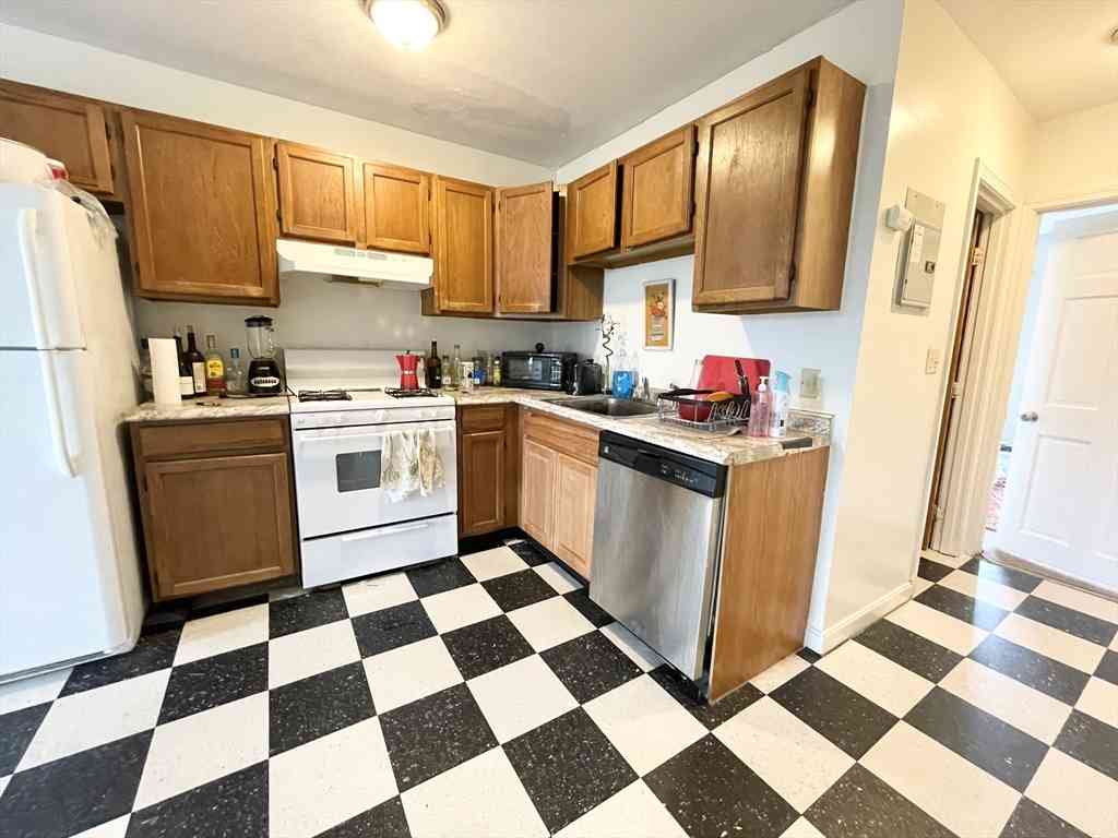 Apartment For Rent - 96 Hammond Street #4<br/> Boston, MA 02120