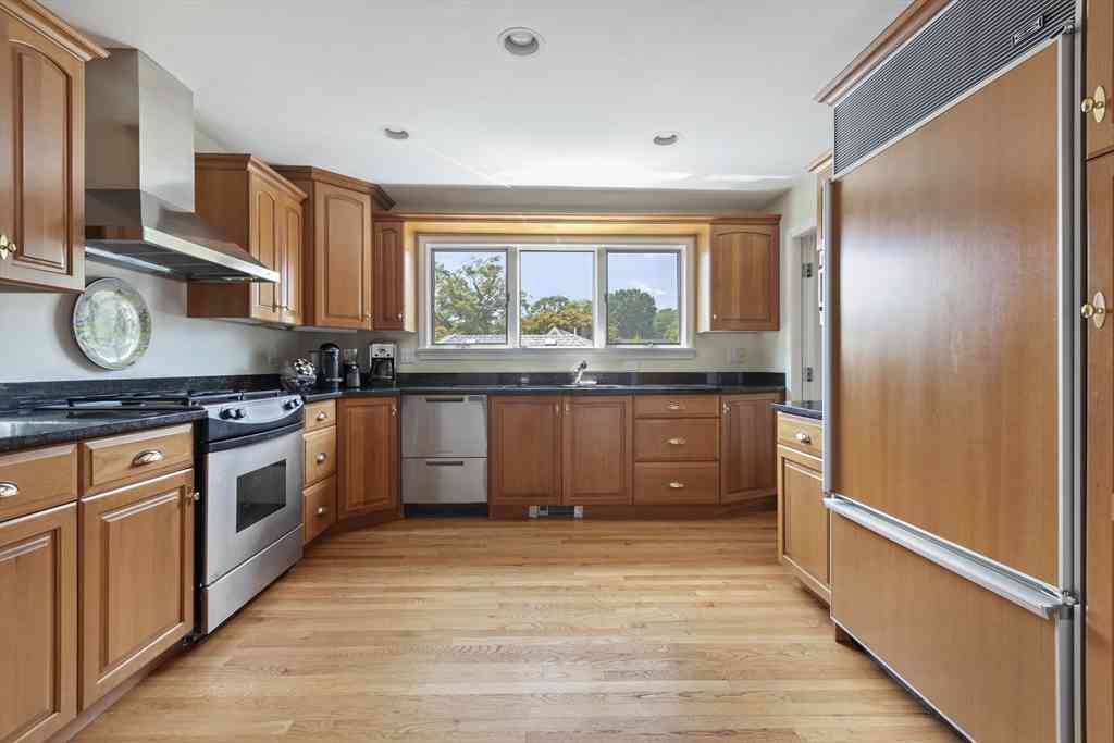 Apartment For Rent - 17 Gilbert Street #2<br/> Newton, MA 02465