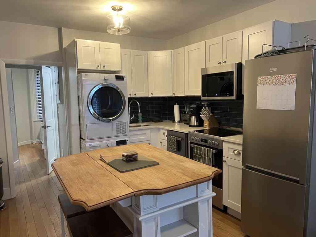 Apartment For Rent - 35 Grove Street #3<br/> Boston, MA 02116