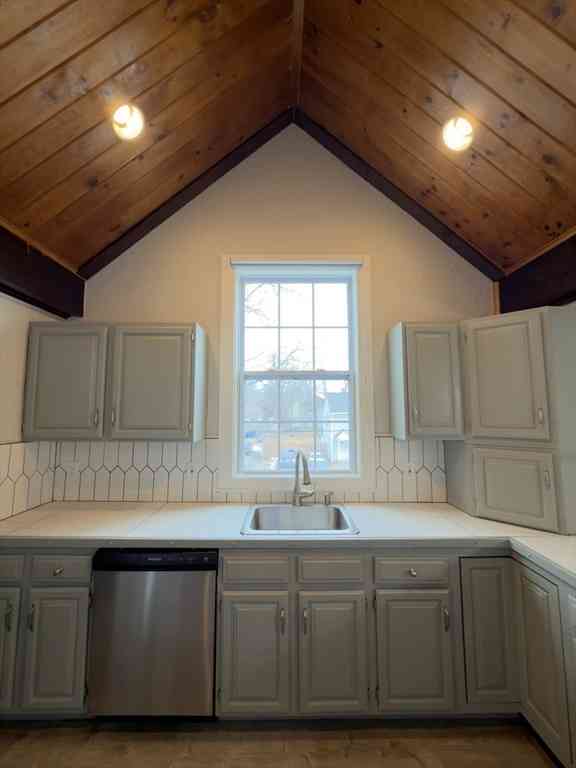 Apartment For Rent - 41 Sherman St #2<br/> Foxboro, MA 02035