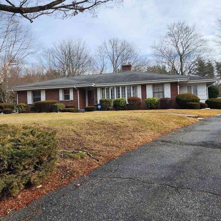 Homes For Sale - 183 Lebanon Hill Rd<br/> Worcester County, Southbridge, MA 01550