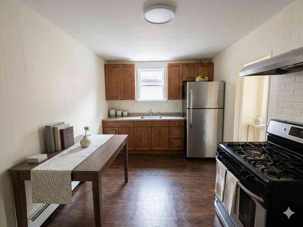 Apartment For Rent - 58 Medford St #2<br/> Somerville, MA 02143