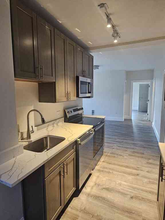 Apartment For Rent - 323 Chatham Street #3<br/> Lynn, MA 01902