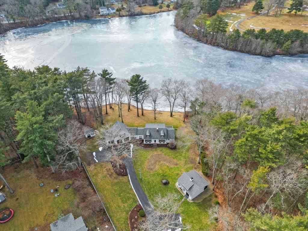 Homes For Sale - 8 Shockley Drive<br/> Plymouth County, Lakeville, MA 02347