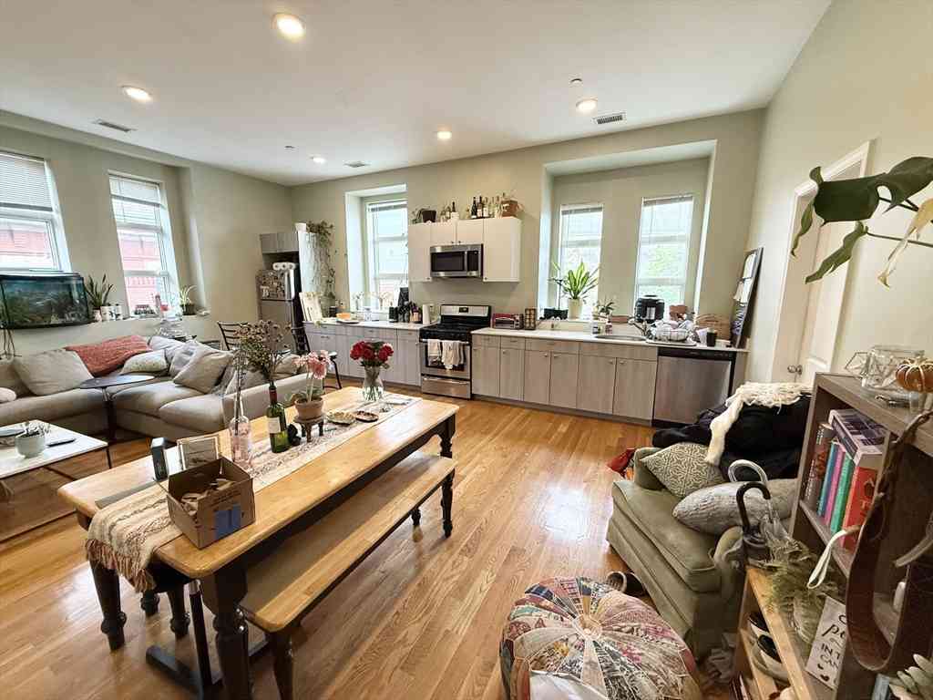 Homes For Rent - 409 Dudley St #4<br/> Boston, MA 02119