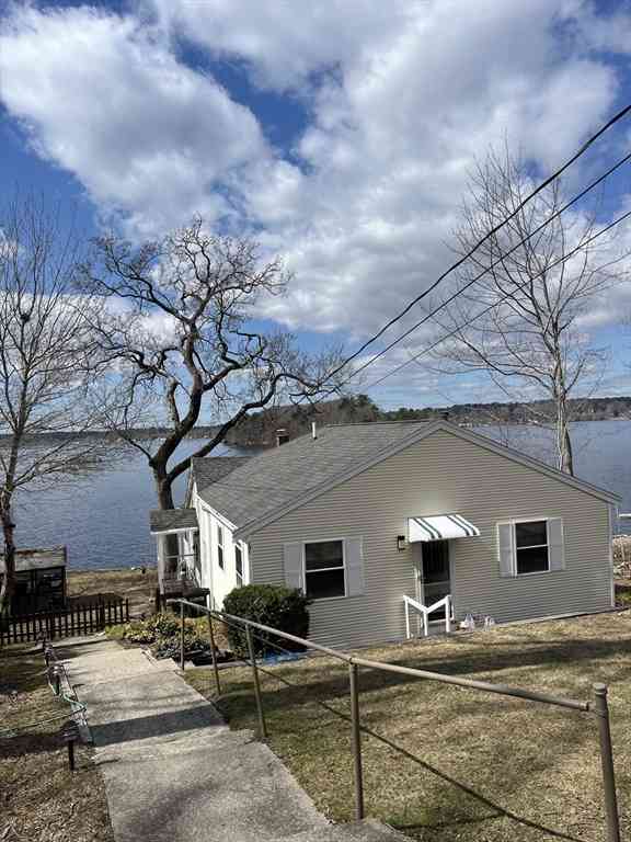 Homes For Sale - 131 Hemlock Shore Road<br/> Plymouth County, Lakeville, MA 02347