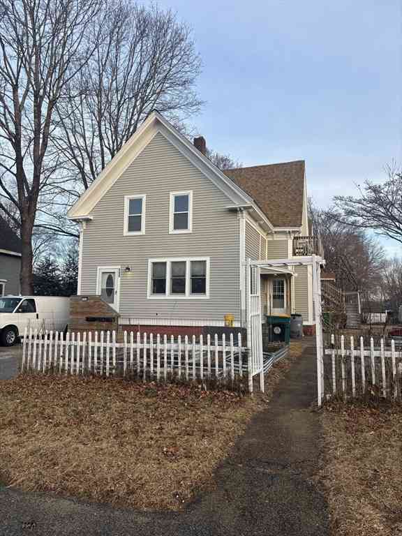 Homes For Rent - 111 Division St #2<br/> North Attleboro, MA 02760