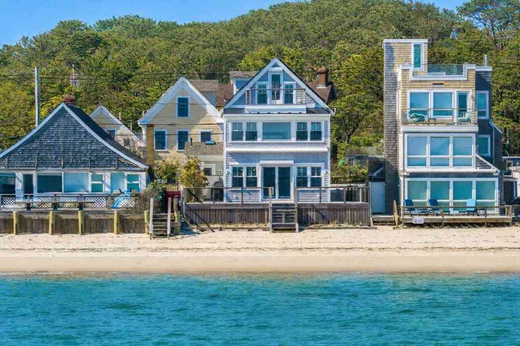 Homes For Sale - 613 Commercial St<br/> Barnstable County, Provincetown, MA 02657