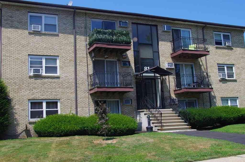 Homes For Rent - 81 High St #10<br/> Amesbury, MA 01913