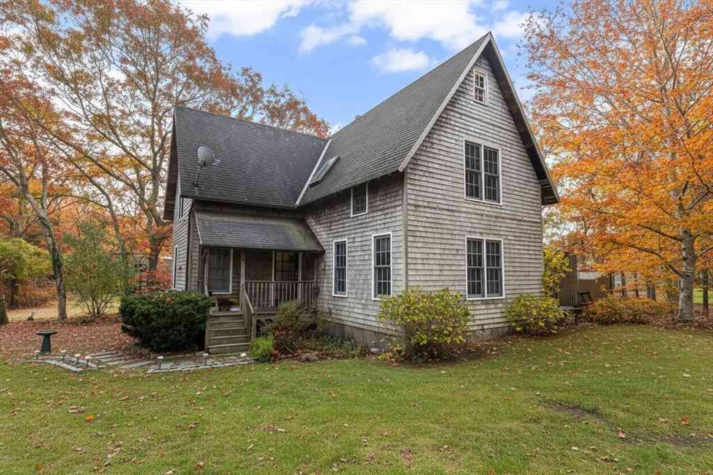 Homes For Sale - 12 Wheelhouse Way<br/> Dukes County, Oak Bluffs, MA 02557