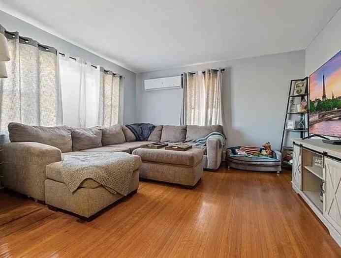 Homes For Rent - 289 Milton St #1<br/> Dedham, MA 02026