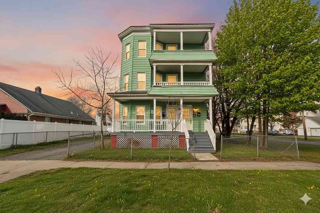 Multifamily For Sale - 744-746 Carew St<br/> Springfield, MA 01104