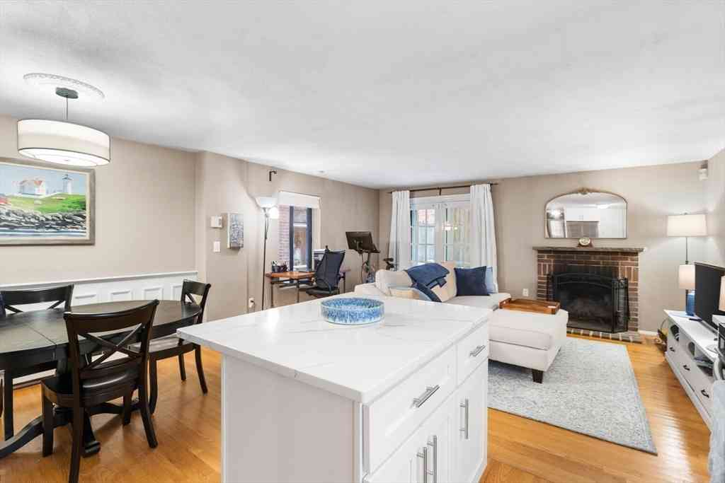 Condo For Sale - 54 Temple Street #1<br/> Boston, MA 02114