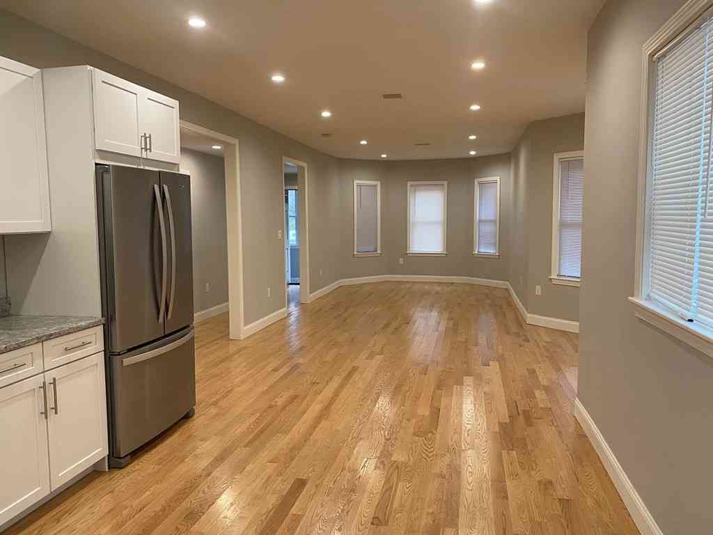 Condo For Rent - 226 Fellsway W #2<br/> Medford, MA 02155