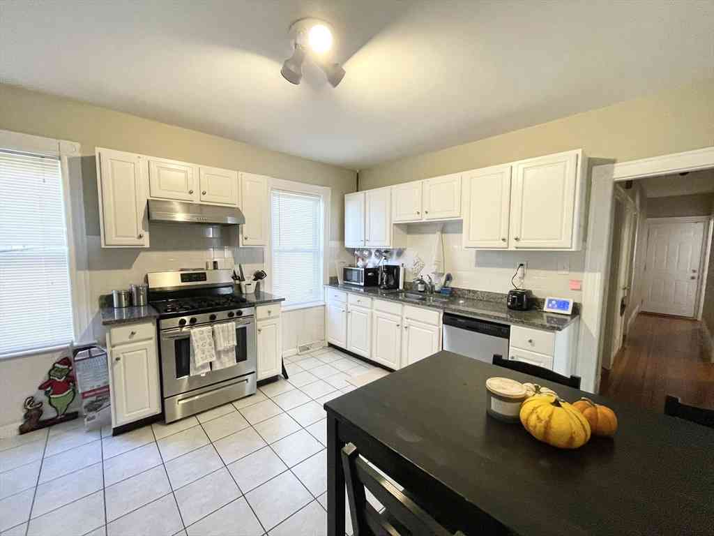 Apartment For Rent - 9 Taft #1<br/> Boston, MA 02125