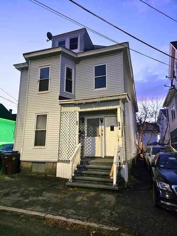 Apartment For Rent - 18 Barclay St #2<br/> Lowell, MA 01851