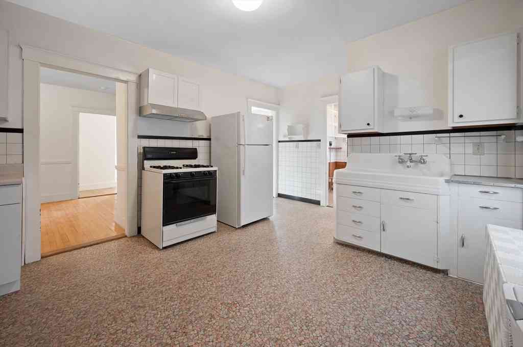 Apartment For Rent - 64 West St #2<br/> Leominster, MA 01453