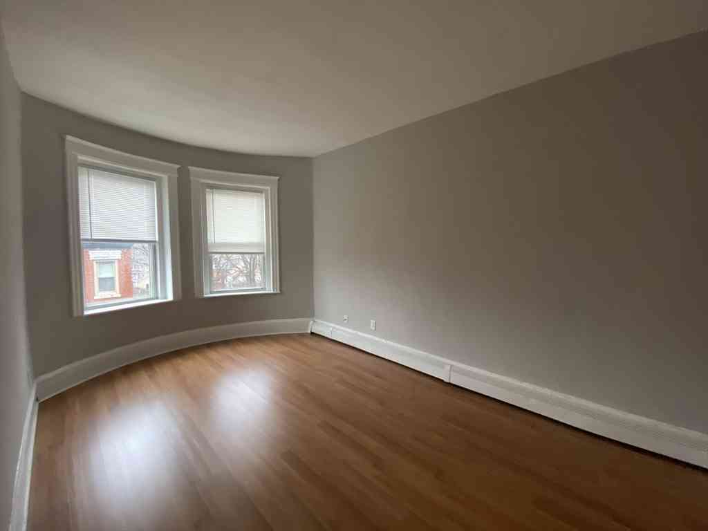 Apartment For Rent - 96-98 Woodledge Street #3L<br/> Boston, MA 02125