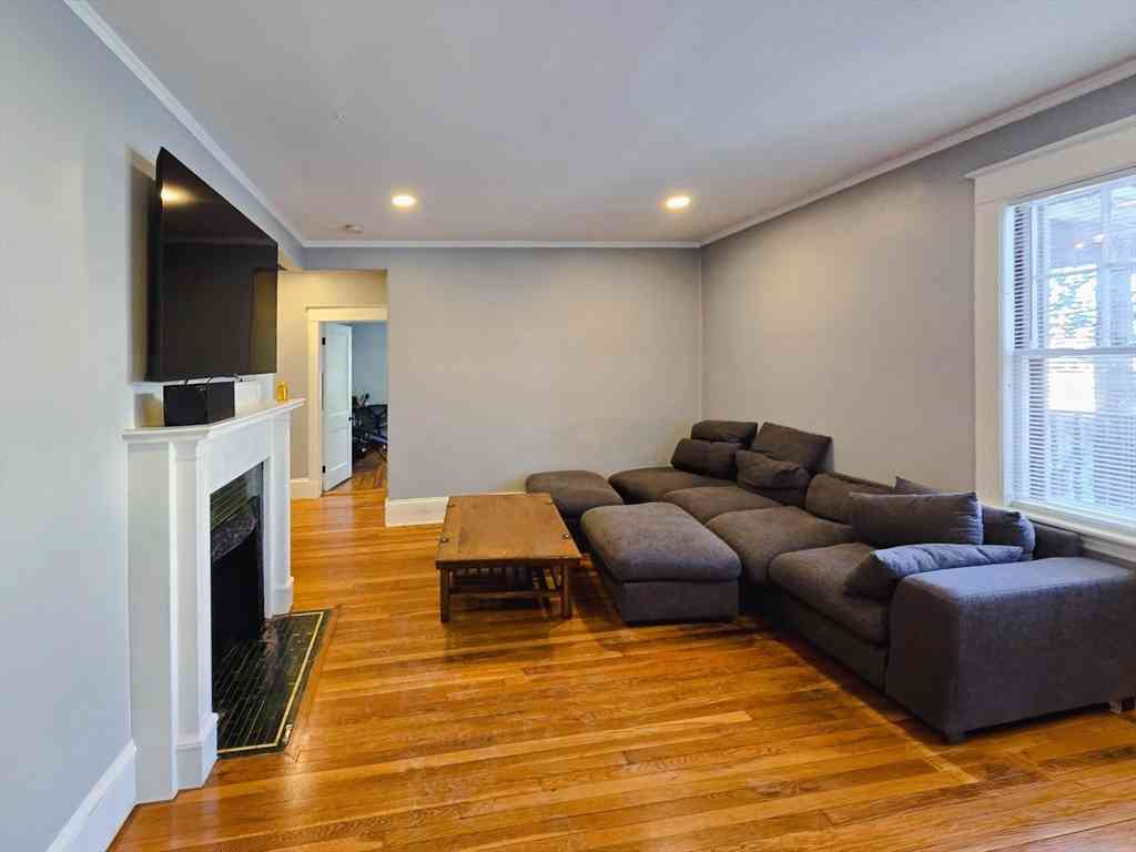 Apartment For Rent - 235-237 Chestnut Hill Ave #1<br/> Boston, MA 02135