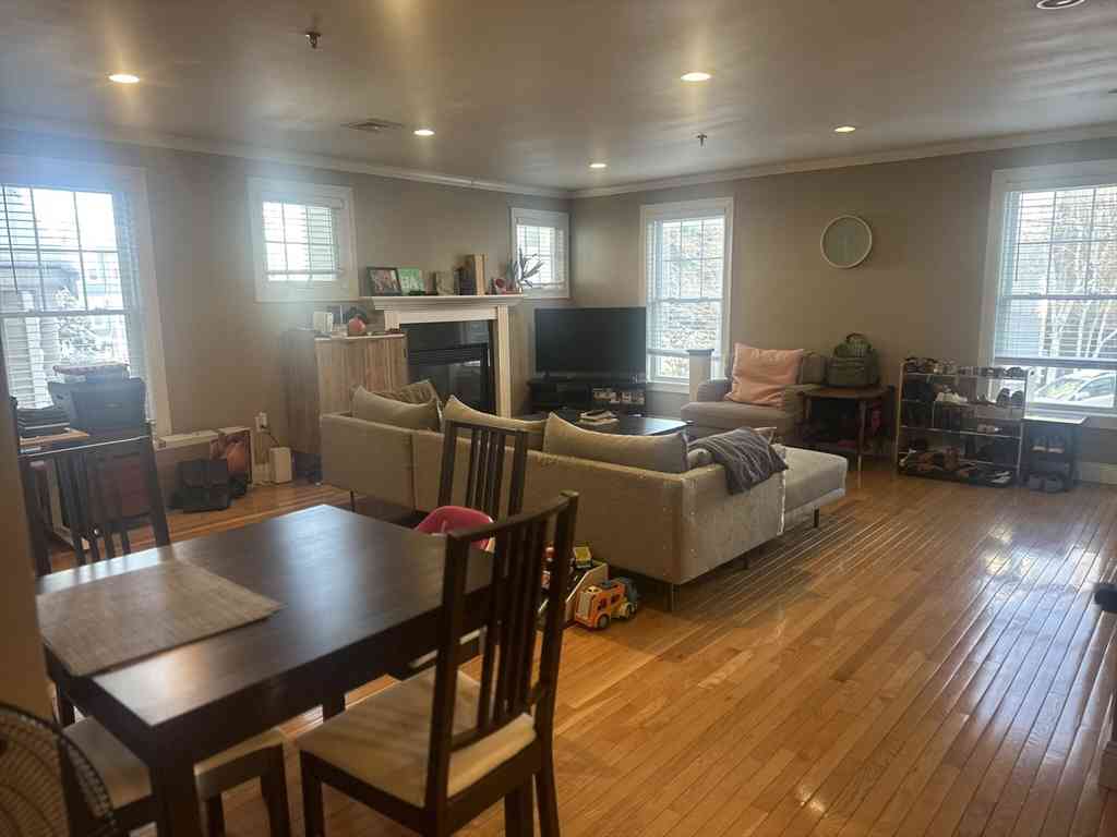 Condo For Rent - 137 Calumet St #1<br/> Boston, MA 02120