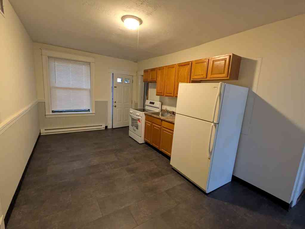 Apartment For Rent - 1447 Dwight St #1L<br/> Holyoke, MA 01040