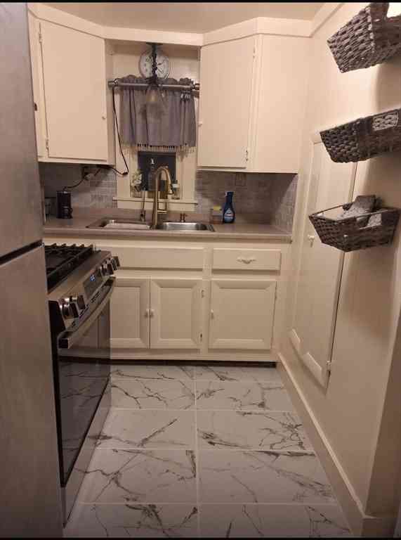 Apartment For Rent - 28 Cove Street #3<br/> New Bedford, MA 02744