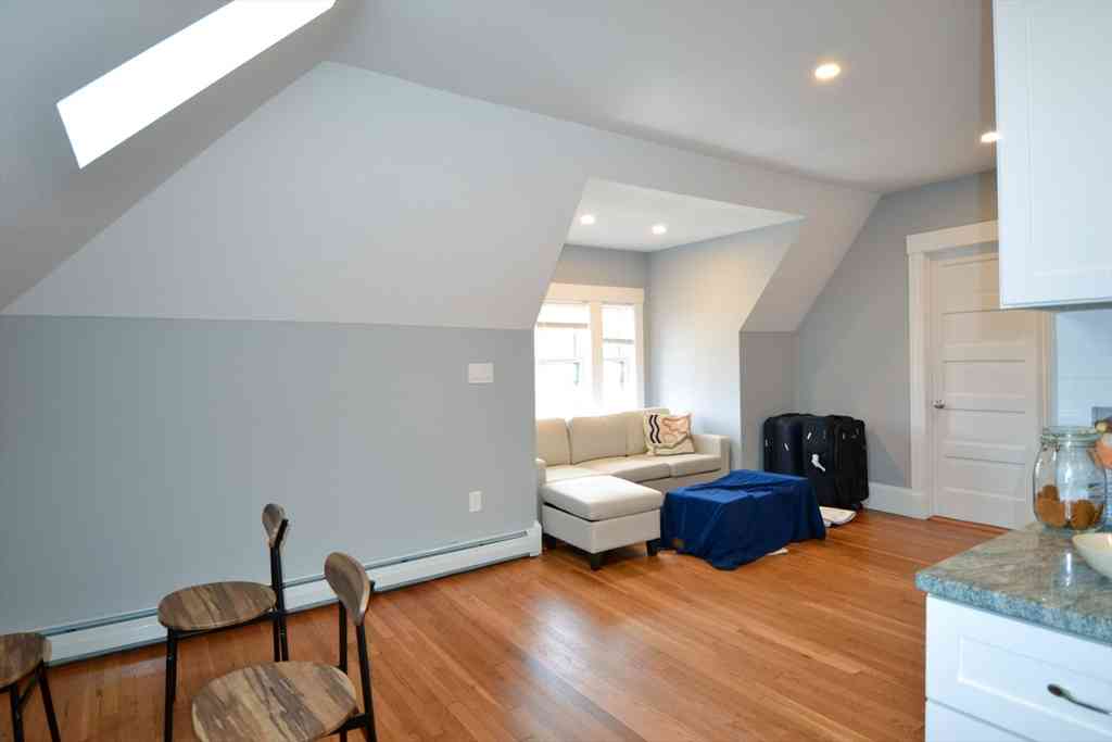Apartment For Rent - 6-8 South St #3<br/> Boston, MA 02135
