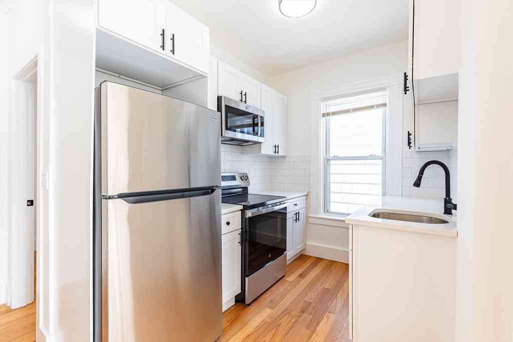 Apartment For Rent - 633 East 6th Street #3<br/> Boston, MA 02127