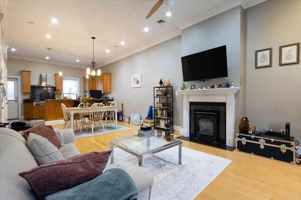 Apartment For Rent - 7 Worthington #2<br/> Boston, MA 02120