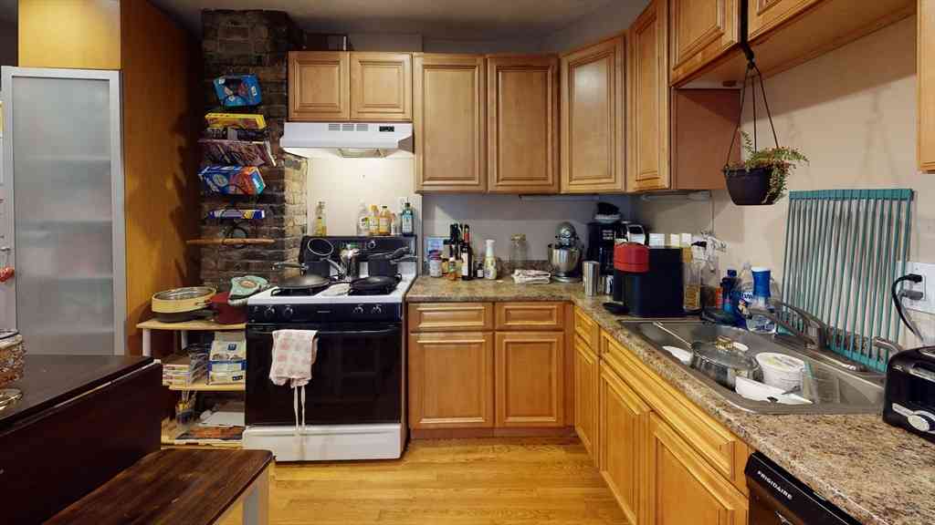 Apartment For Rent - 24 Maverick St. #1<br/> Boston, MA 02128