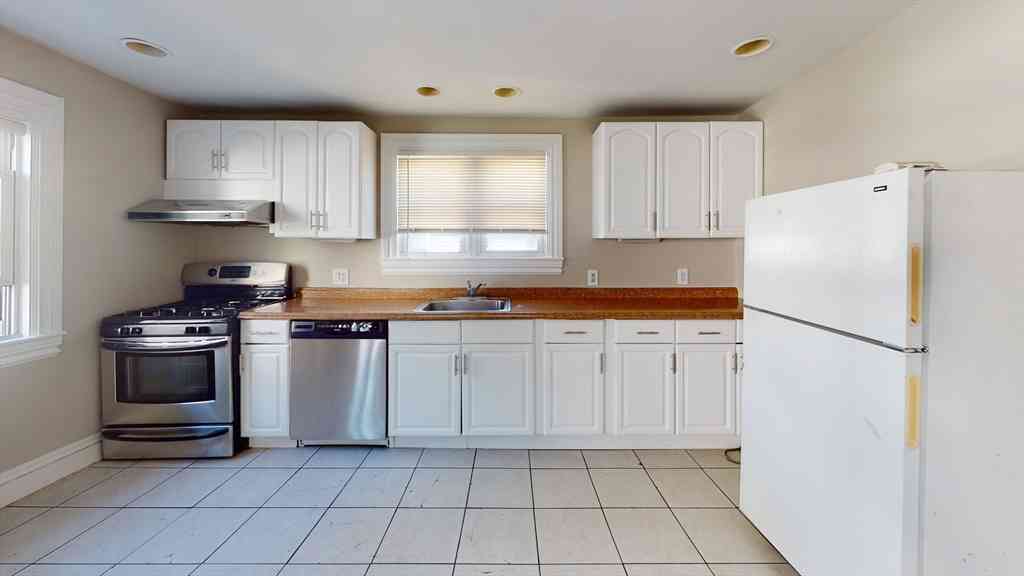 Apartment For Rent - 18-20 Kelley Ct #18<br/> Boston, MA 02135