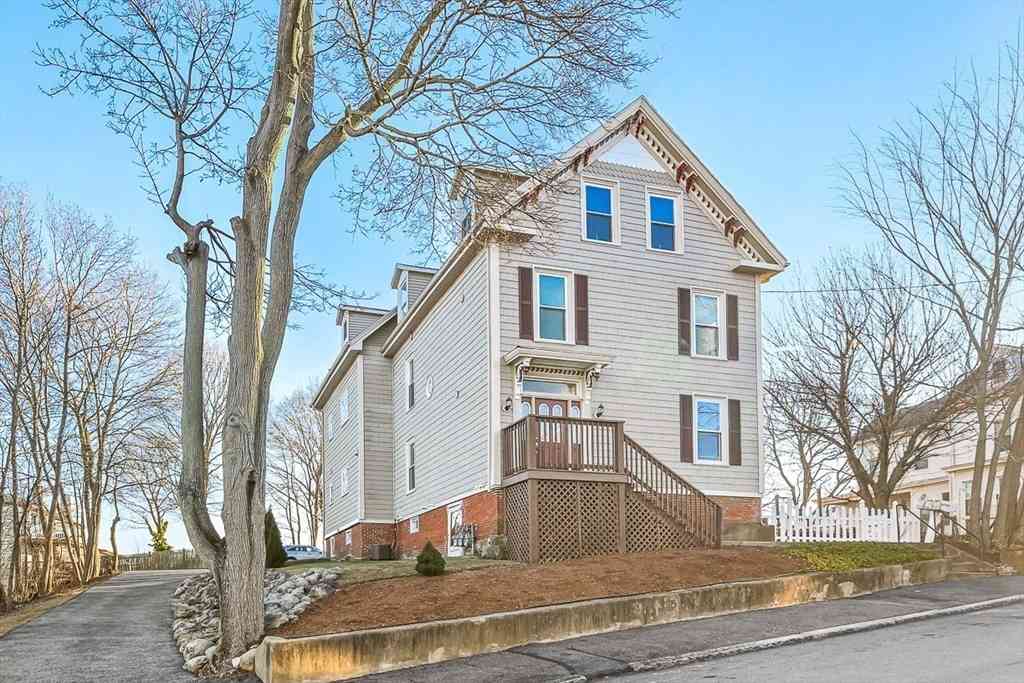 Condo For Rent - 11 Symonds St #2<br/> Salem, MA 01970