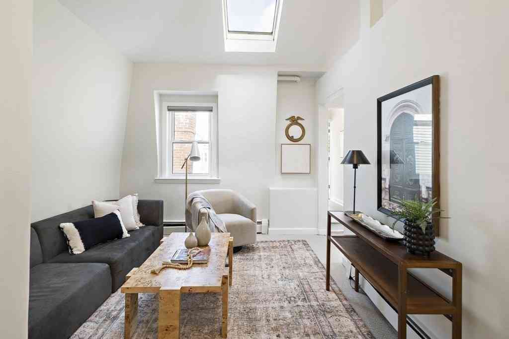 Condo For Rent - 264 Webster #3<br/> Boston, MA 02128