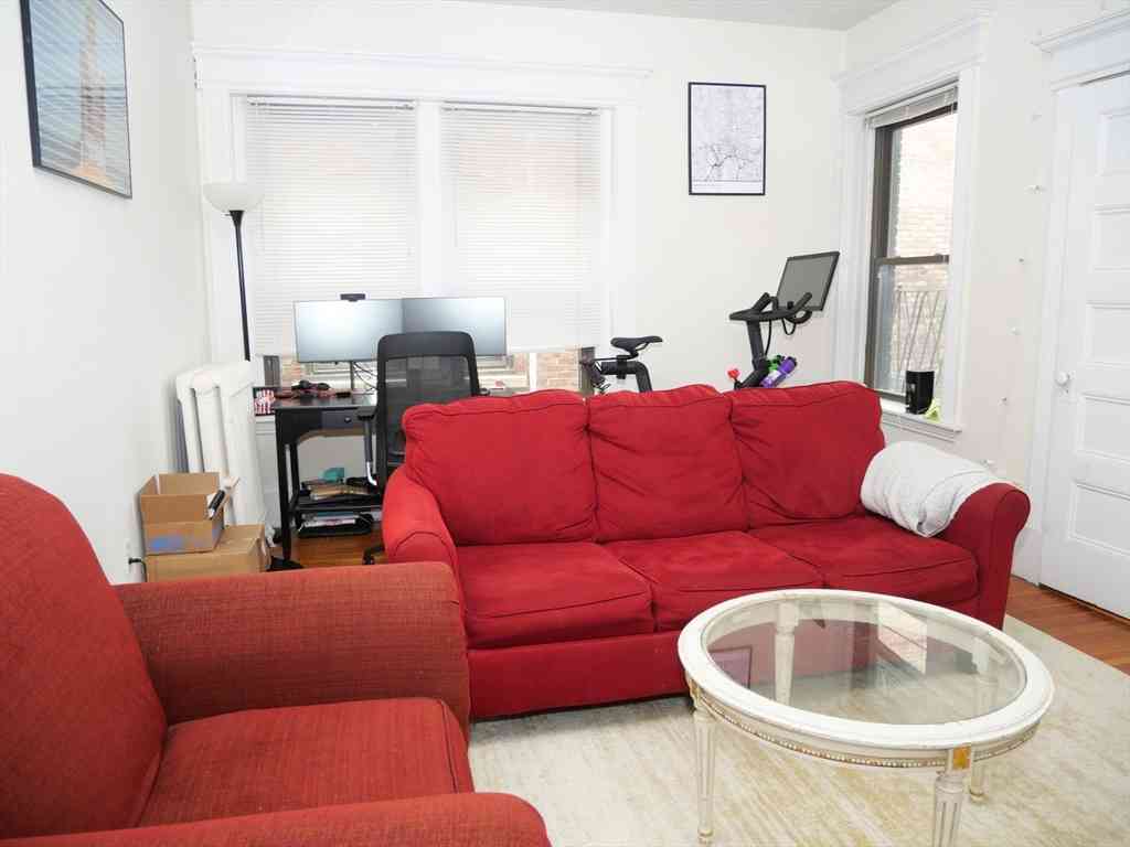 Apartment For Rent - 1378 Beacon #10<br/> Brookline, MA 02446