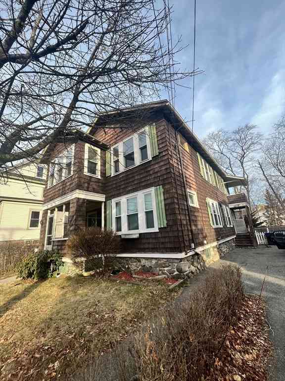 Apartment For Rent - 147 Oakland Ave #1<br/> Methuen, MA 01844
