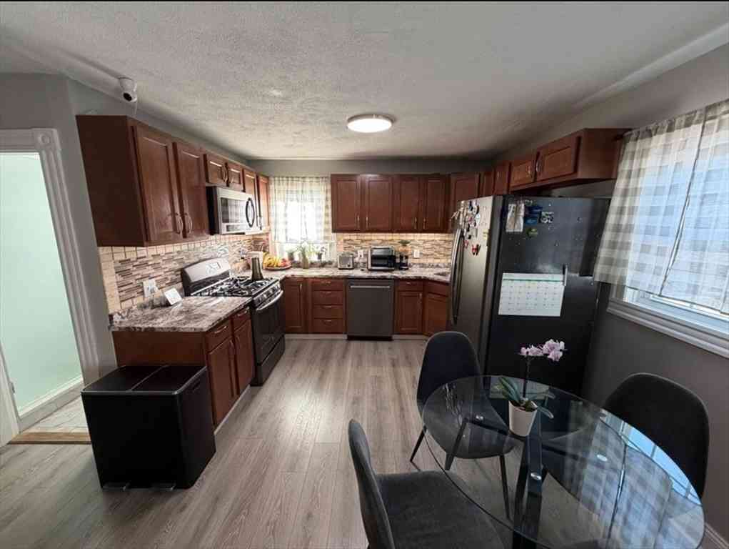 Apartment For Rent - 15 Moore St. #2<br/> Winthrop, MA 02152