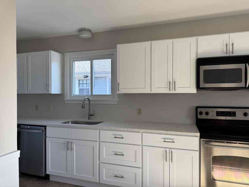Homes For Rent - 358 Eastern Ave #2<br/> Lynn, MA 01902